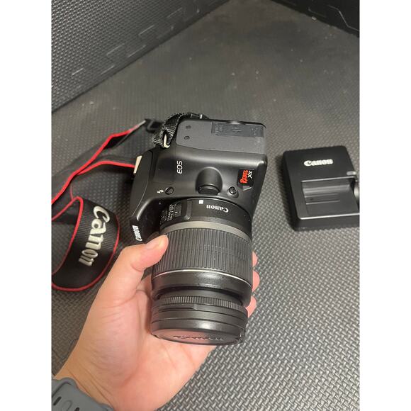 Canon EOS Rebel XS DS126191 Camera w/ EFS 18-55mm Lens + Charger + Case - Picture 5 of 12